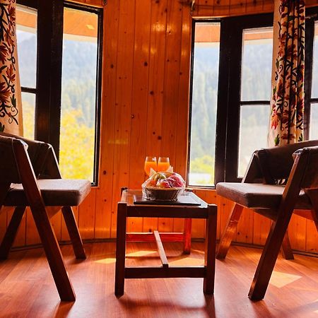 Bombay Palace Hotel Pahalgam Bagian luar foto