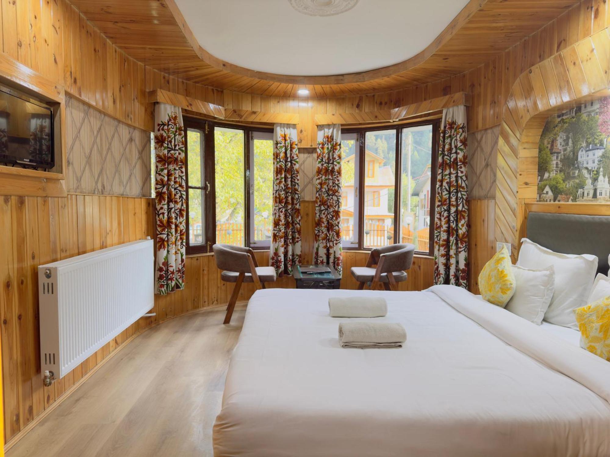 Bombay Palace Hotel Pahalgam Bagian luar foto